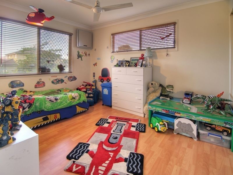 40 Lichfield Pl, Parkinson QLD 4115
