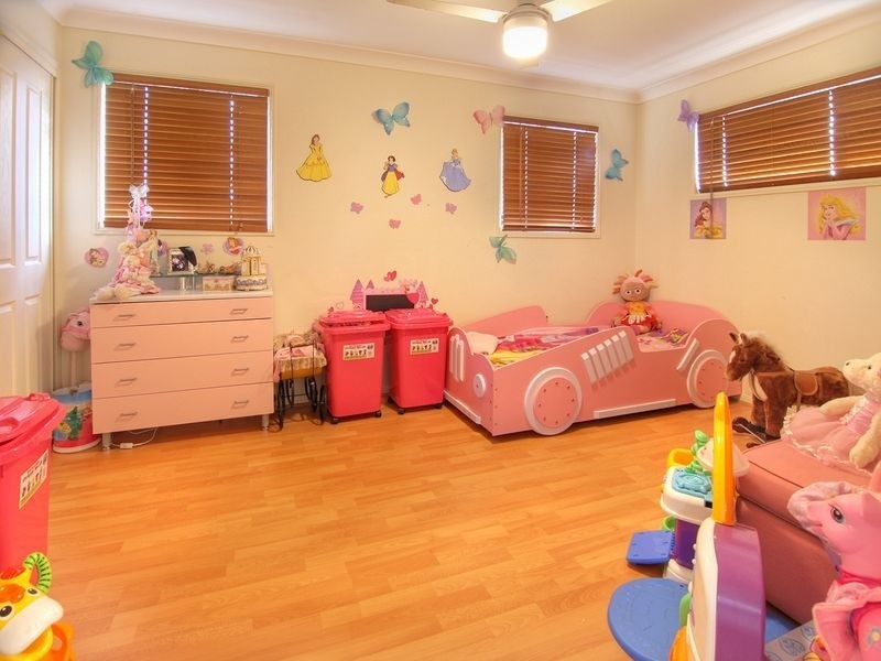 40 Lichfield Pl, Parkinson QLD 4115