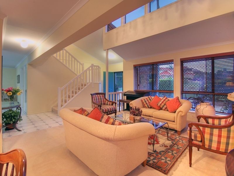 18 Maywood Cr, Calamvale QLD 4116