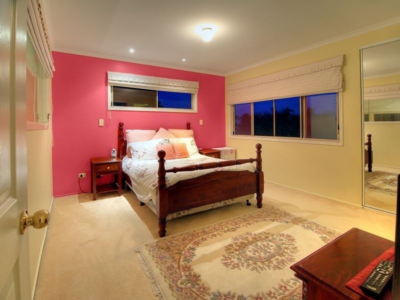 18 Maywood Cr, Calamvale QLD 4116