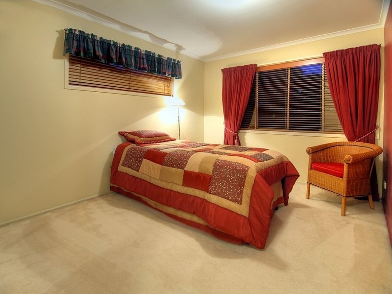 18 Maywood Cr, Calamvale QLD 4116