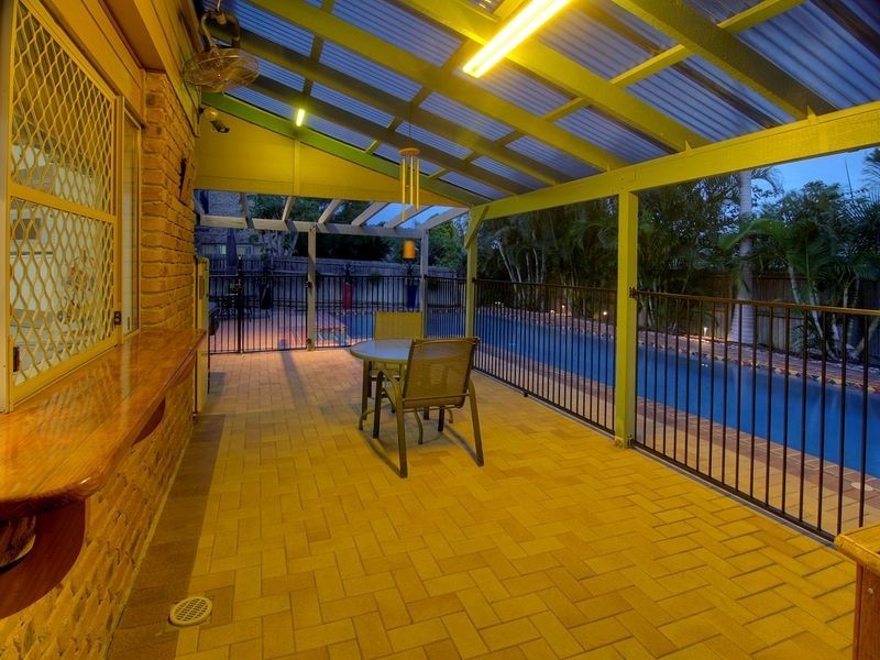 18 Maywood Cr, Calamvale QLD 4116