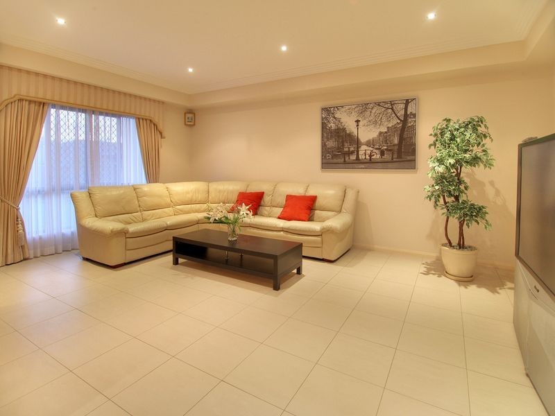 25 Dellforest Drive, Calamvale QLD 4116