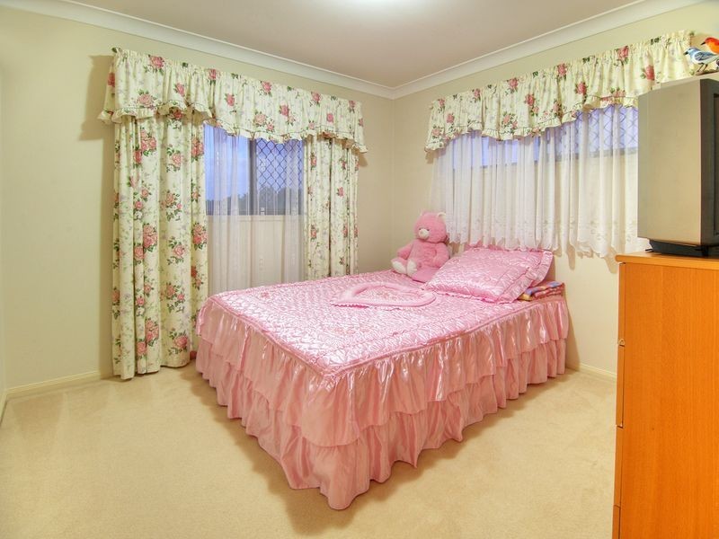 25 Dellforest Drive, Calamvale QLD 4116