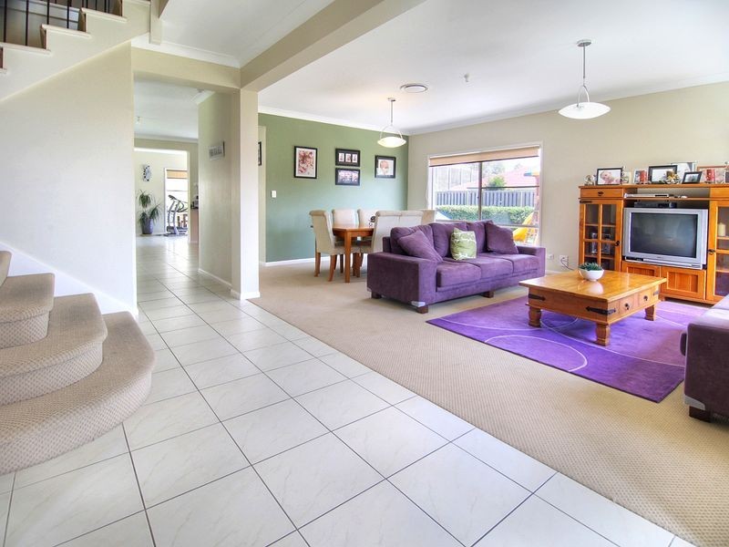 9 Naracoorte Place, Parkinson QLD 4115