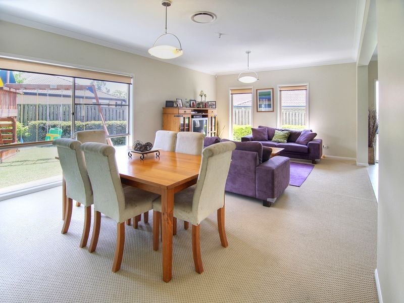 9 Naracoorte Place, Parkinson QLD 4115