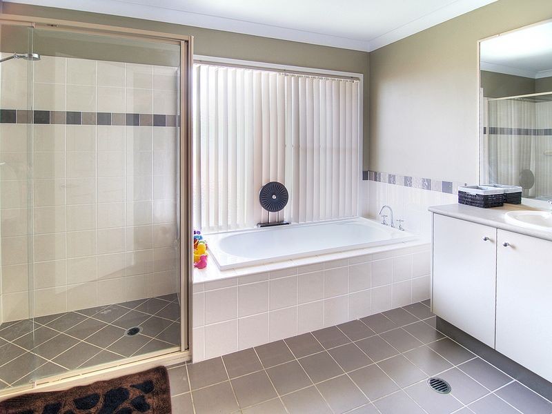 9 Naracoorte Place, Parkinson QLD 4115