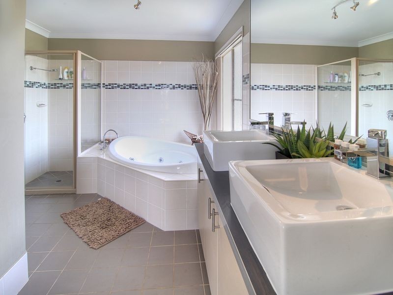 9 Naracoorte Place, Parkinson QLD 4115