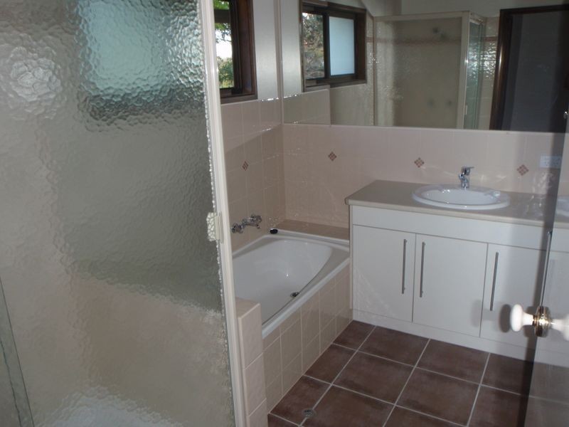 16 Calanda St, Wishart QLD 4122