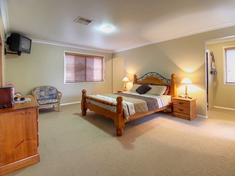 28 Vaucluse Pl, Parkinson QLD 4115