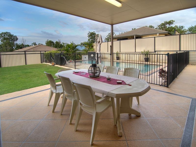 28 Vaucluse Pl, Parkinson QLD 4115
