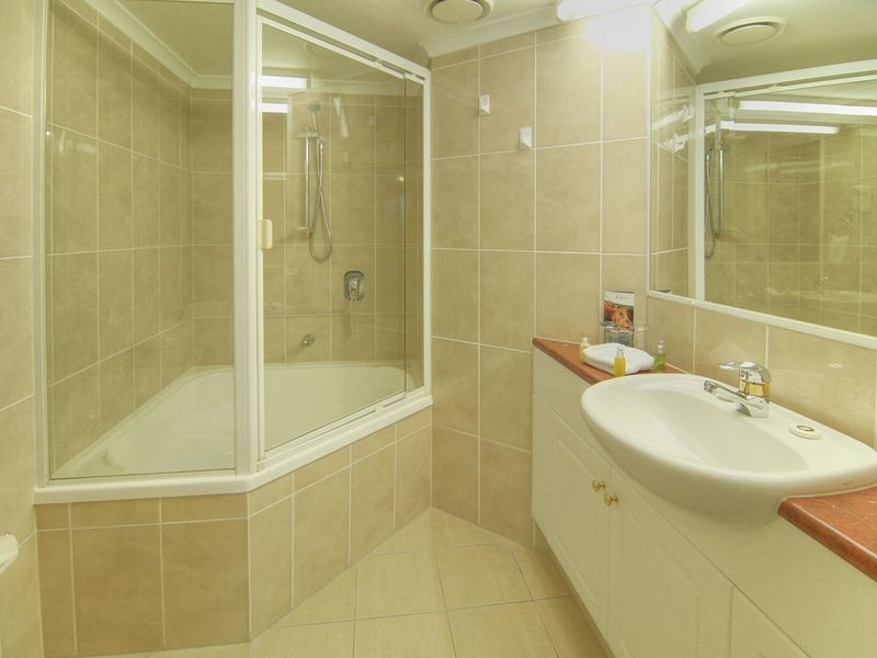 9 Murrajong Rd, Springwood QLD 4127