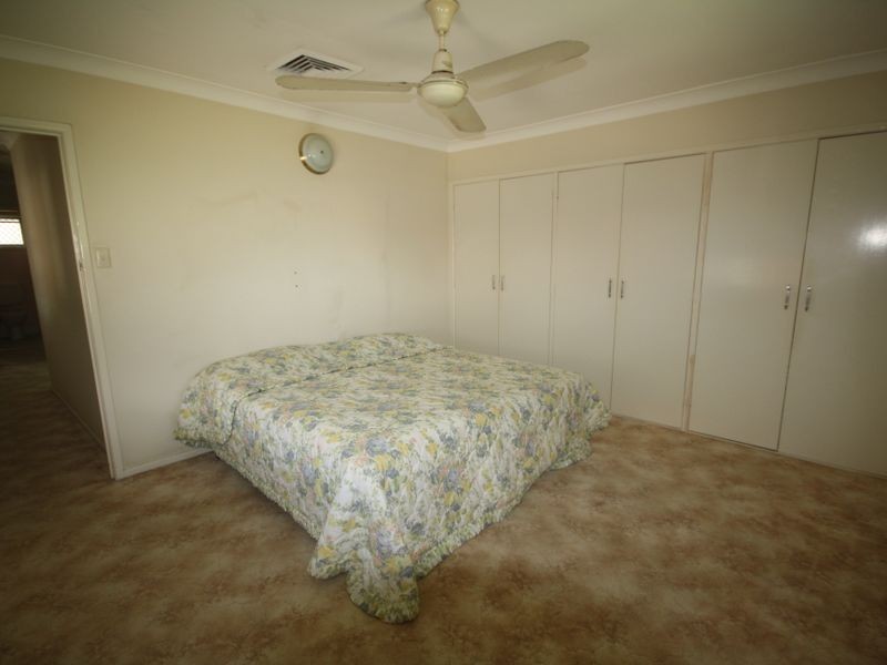 6 Dunstable St, Macgregor QLD 4109