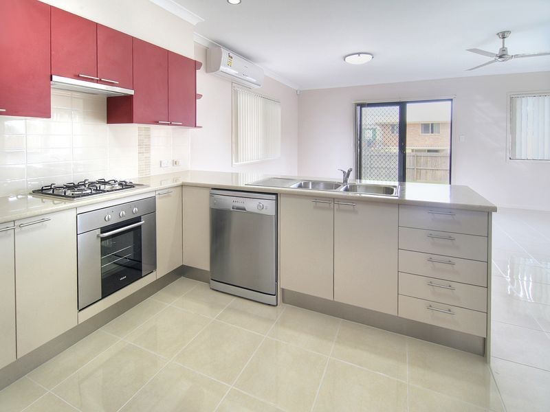 95 Morden Rd, Sunnybank Hills QLD 4109