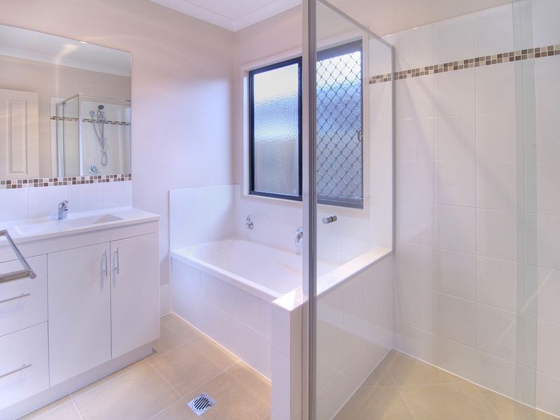 95 Morden Rd, Sunnybank Hills QLD 4109