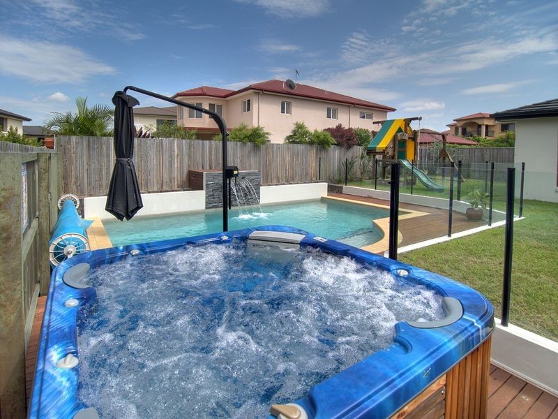 126 The Parkway, Stretton QLD 4116