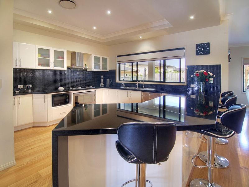 126 The Parkway, Stretton QLD 4116