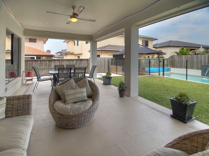 126 The Parkway, Stretton QLD 4116