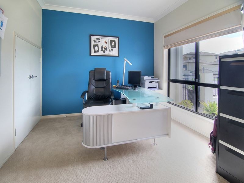 126 The Parkway, Stretton QLD 4116