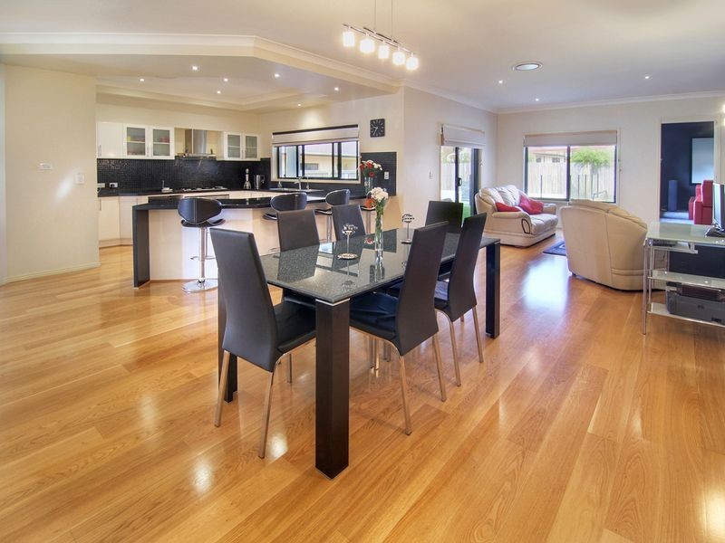 126 The Parkway, Stretton QLD 4116