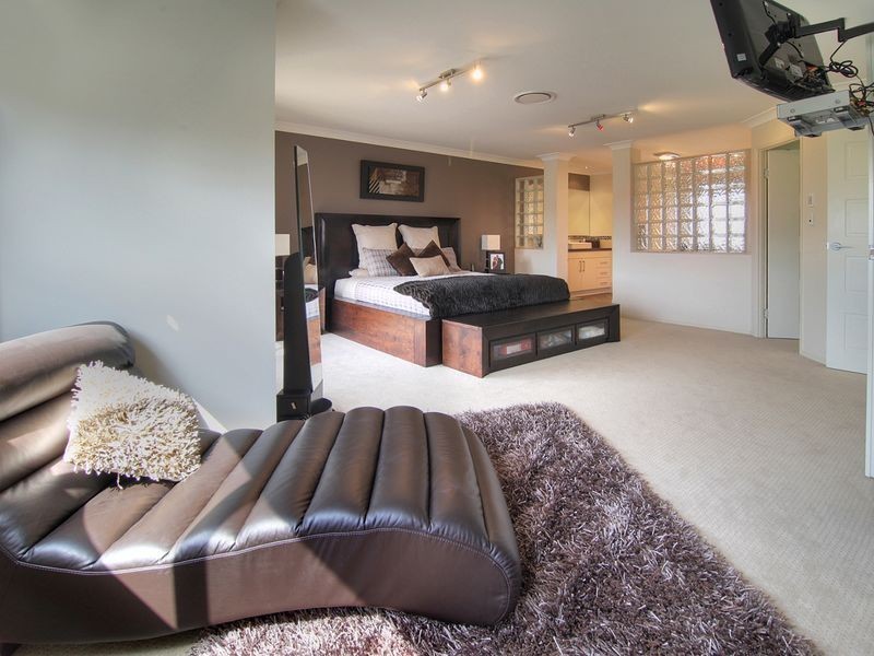 126 The Parkway, Stretton QLD 4116