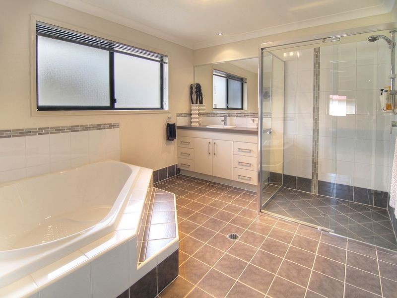 126 The Parkway, Stretton QLD 4116