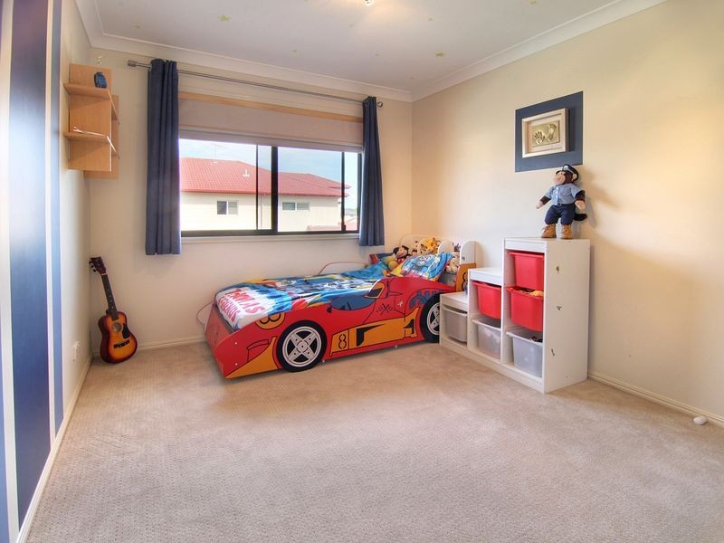 126 The Parkway, Stretton QLD 4116