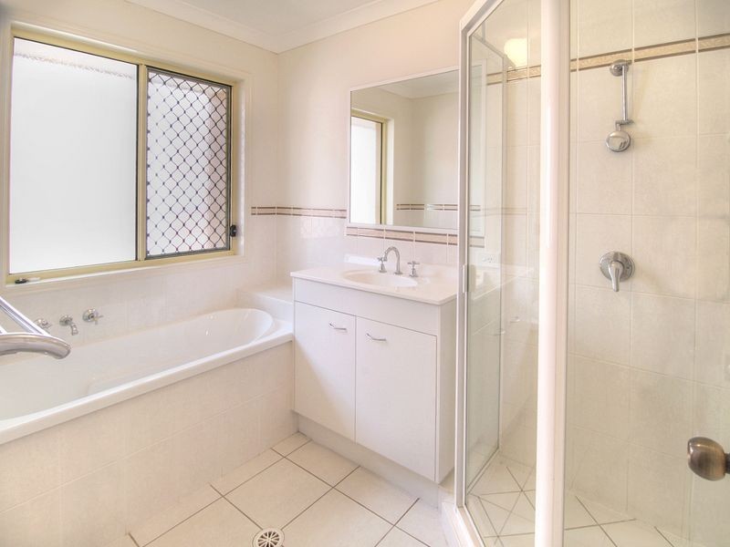 27 Gippsland Place, Calamvale QLD 4116