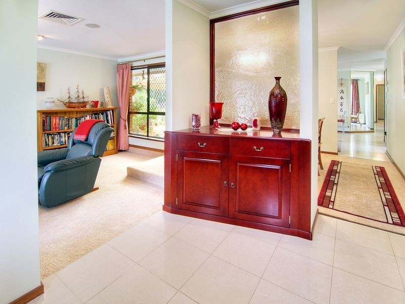 1 Cressbrook St, Eight Mile Plains QLD 4113