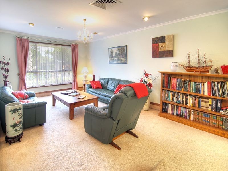 1 Cressbrook St, Eight Mile Plains QLD 4113