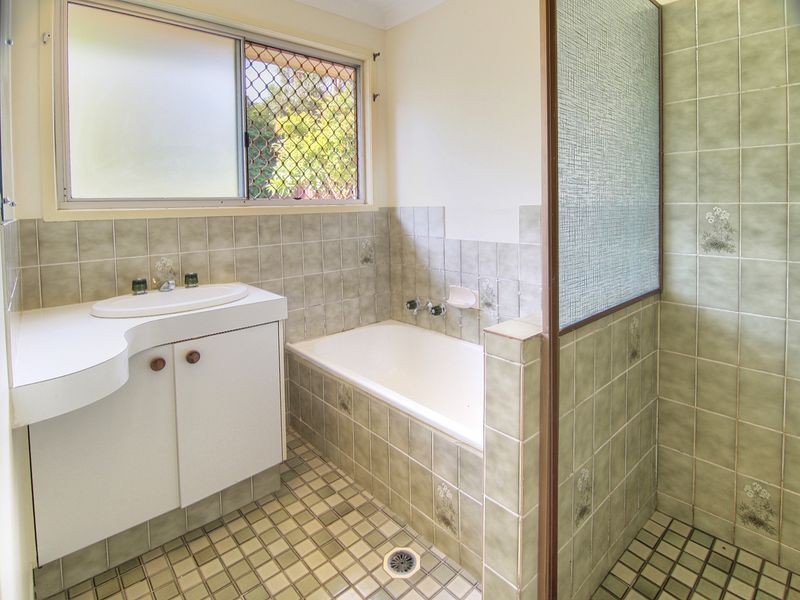 18 Parklands Dr, Boronia Heights QLD 4124