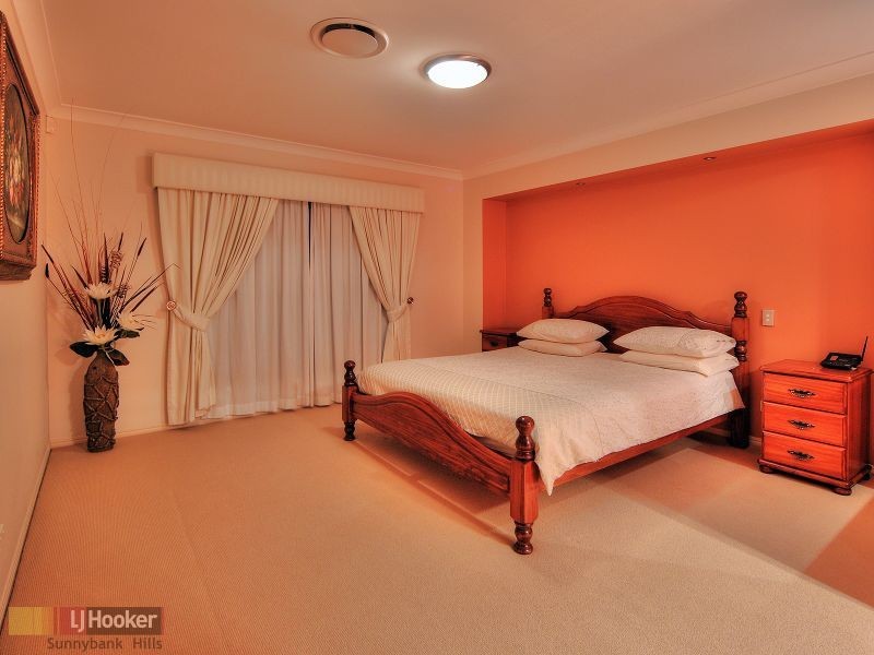 6 White Cedar Circuit, Stretton QLD 4116