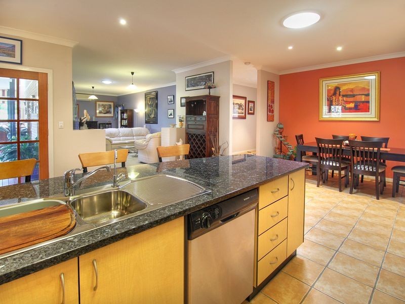 5 Regal Pl, Eight Mile Plains QLD 4113