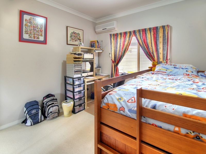 5 Regal Pl, Eight Mile Plains QLD 4113