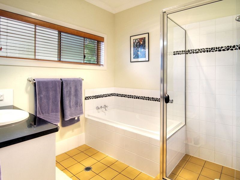 5 Regal Pl, Eight Mile Plains QLD 4113