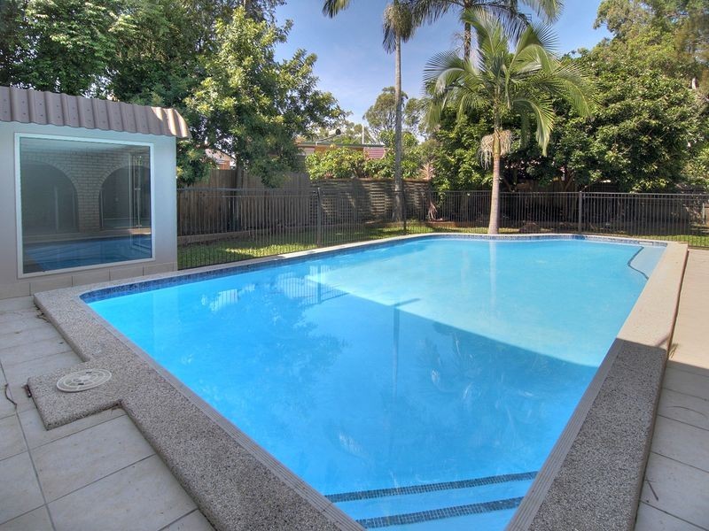 12 Parkway St, Macgregor QLD 4109