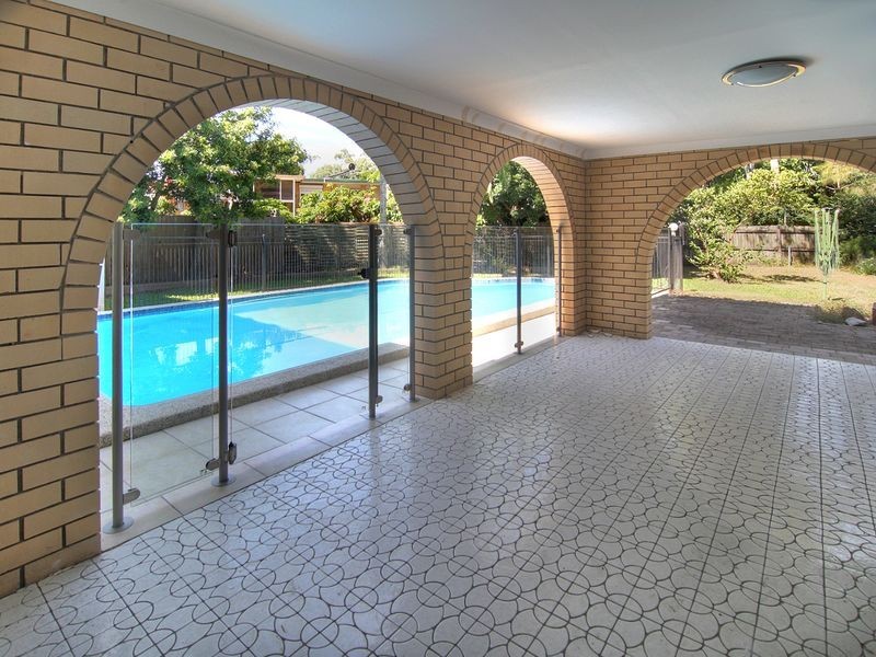 12 Parkway St, Macgregor QLD 4109