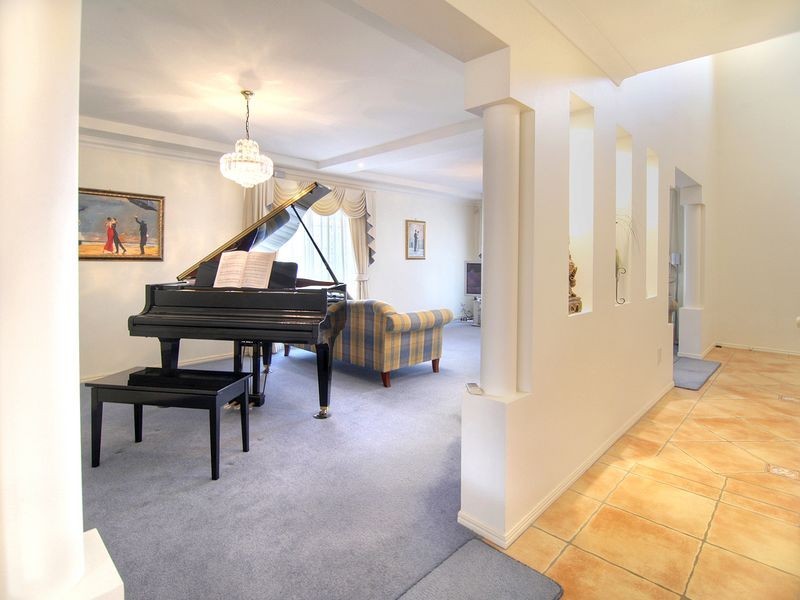 8 Hamersley Pl, Parkinson QLD 4115