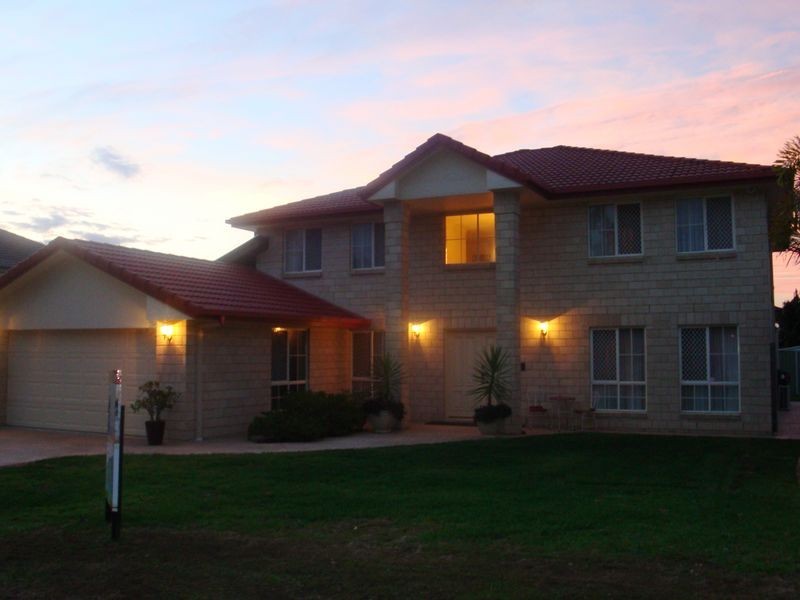 8 Hamersley Pl, Parkinson QLD 4115