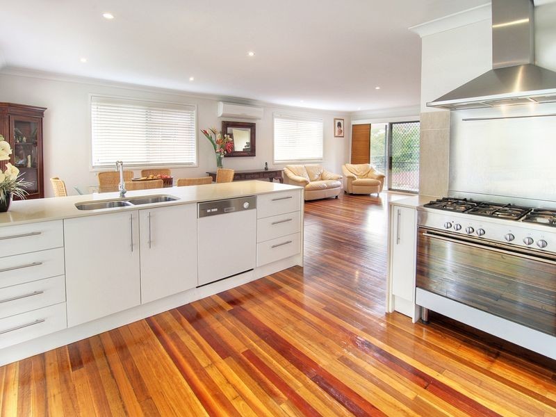 30 Hillock St, Coorparoo QLD 4151