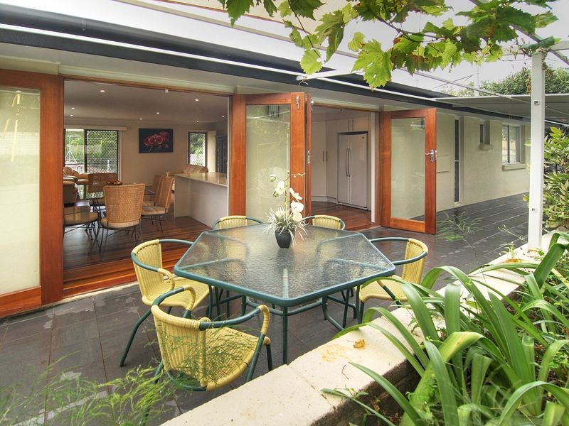 30 Hillock St, Coorparoo QLD 4151