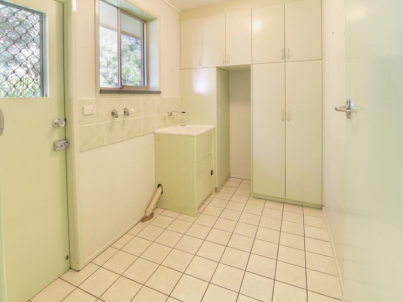 17 Bluegum Street, Macgregor QLD 4109