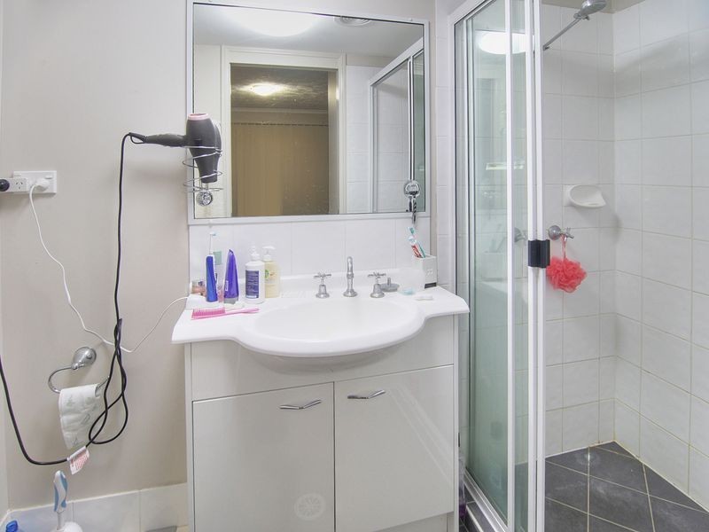 8/6 Omeo Street, Macgregor QLD 4109