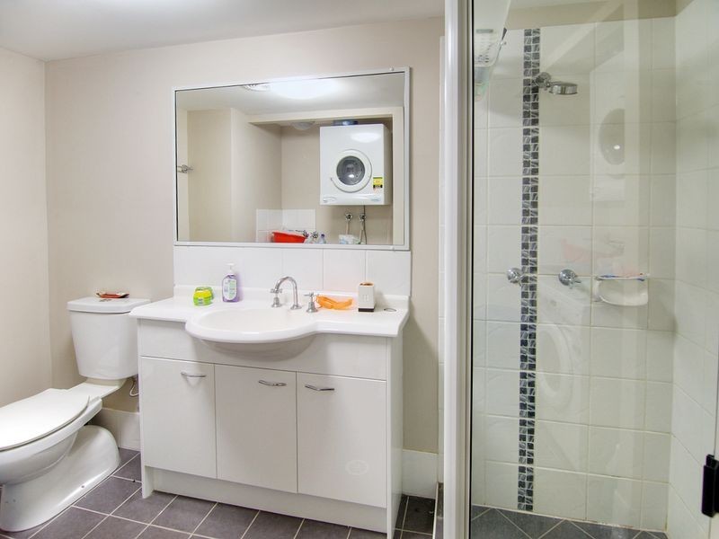 8/6 Omeo Street, Macgregor QLD 4109
