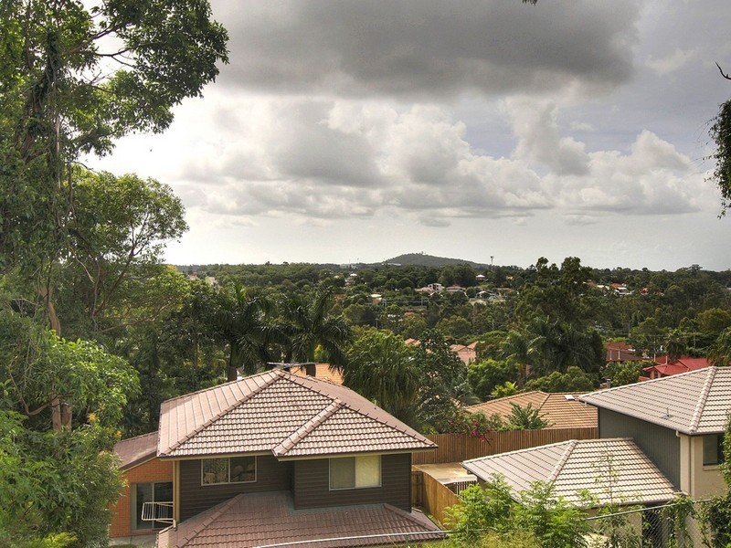 135 Stones Road, Sunnybank Hills QLD 4109