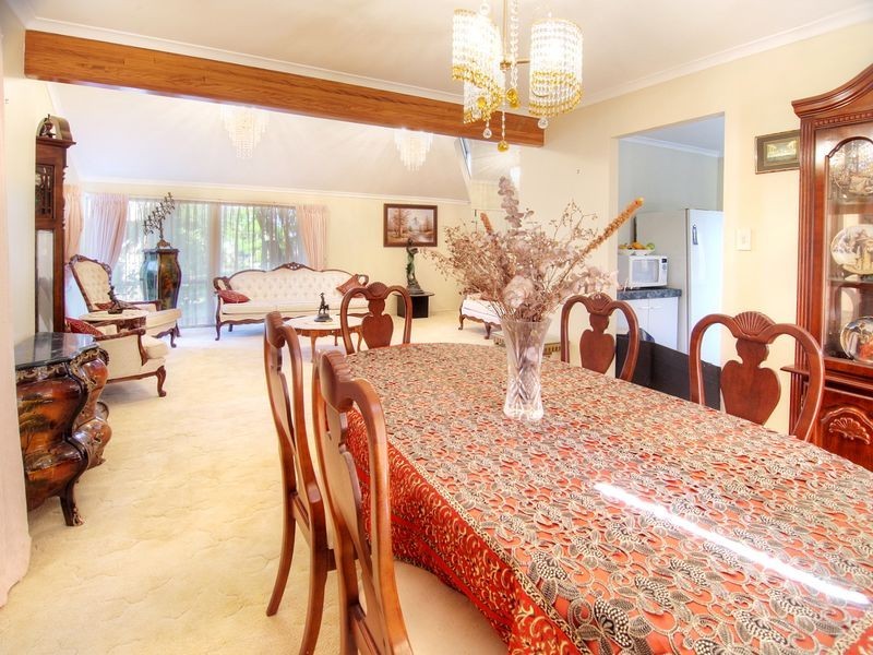15 Galliano Court, Calamvale QLD 4116