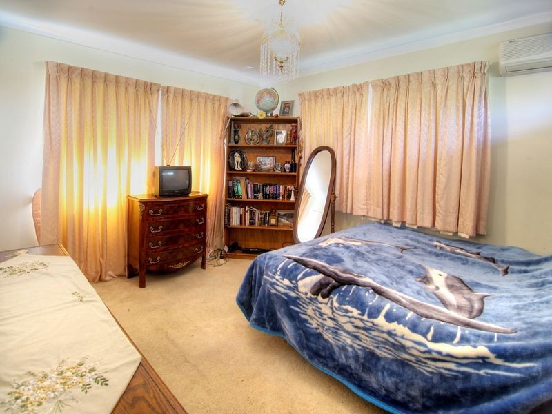 15 Galliano Court, Calamvale QLD 4116