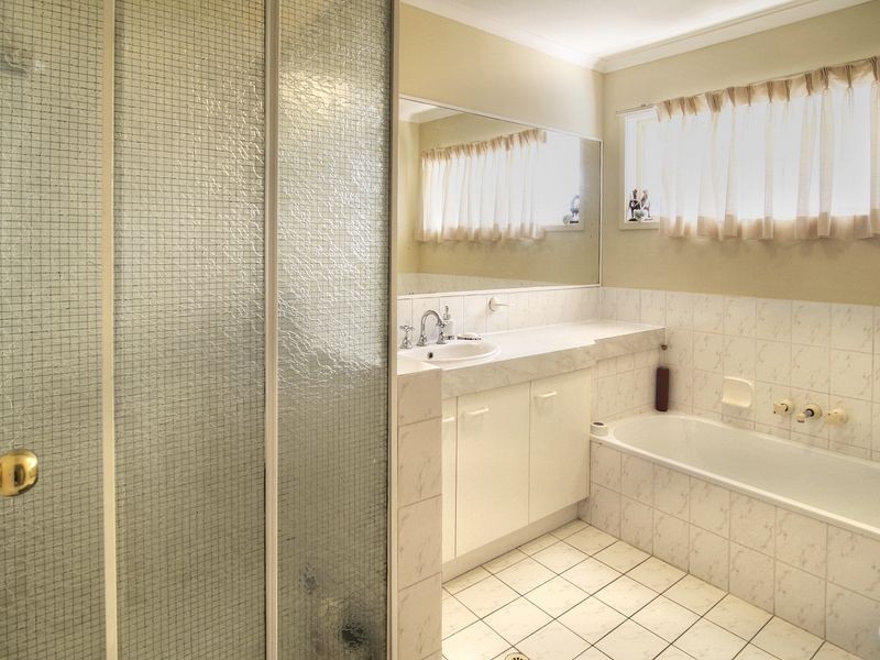 15 Galliano Court, Calamvale QLD 4116