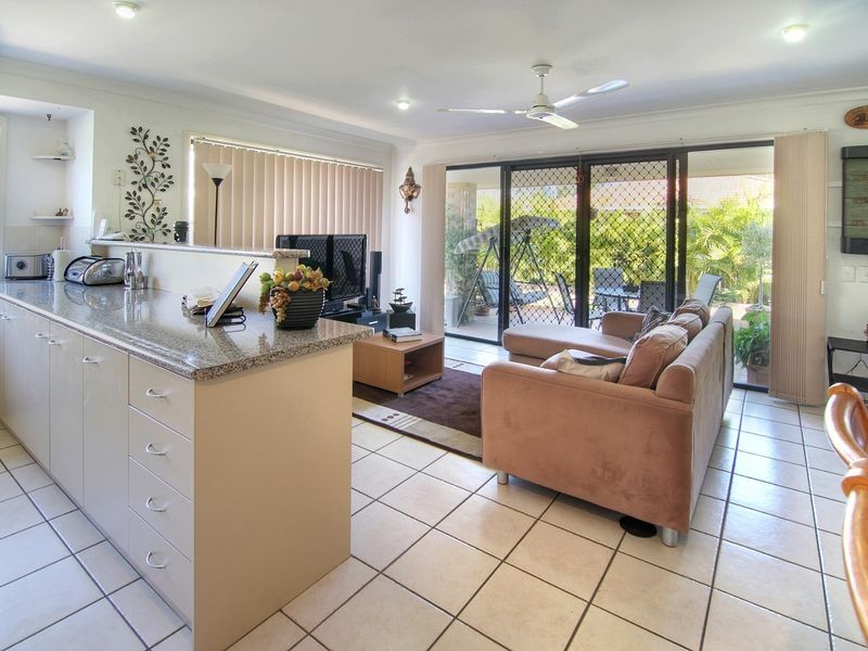 1 Brookfield Court, Parkinson QLD 4115