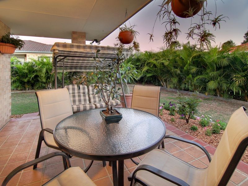 1 Brookfield Court, Parkinson QLD 4115